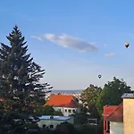 Apartment Traumzeit Mit Balkon In Vorstadtvilla