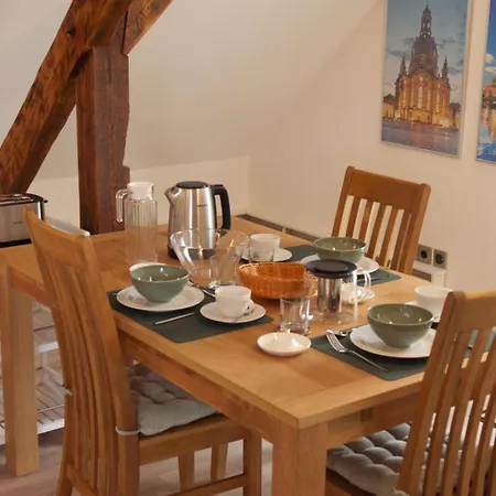 Traumzeit Mit Balkon In Vorstadtvilla Appartement