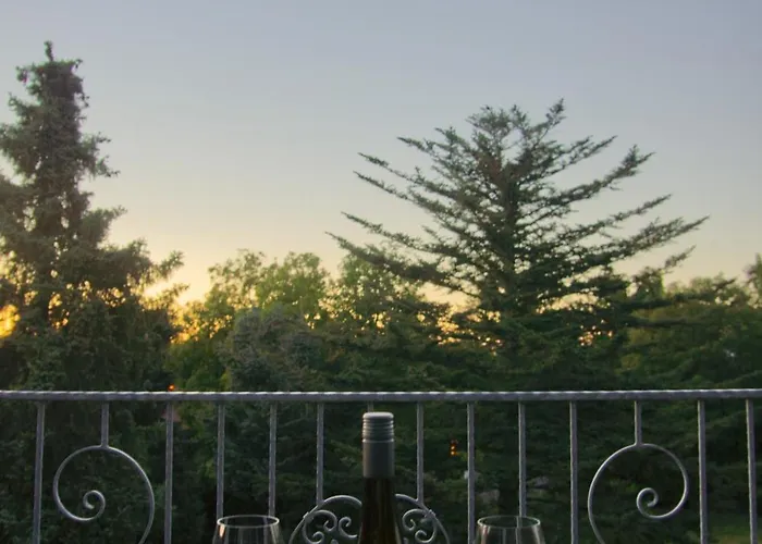 Traumzeit Mit Balkon In Vorstadtvilla شقة *