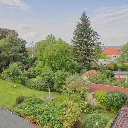 Traumzeit Mit Balkon In Vorstadtvilla Apartamento