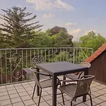 Traumzeit Mit Balkon In Vorstadtvilla 드레스덴